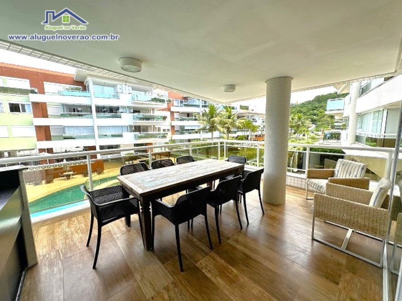 SACADA COM CHURRASQUEIRA