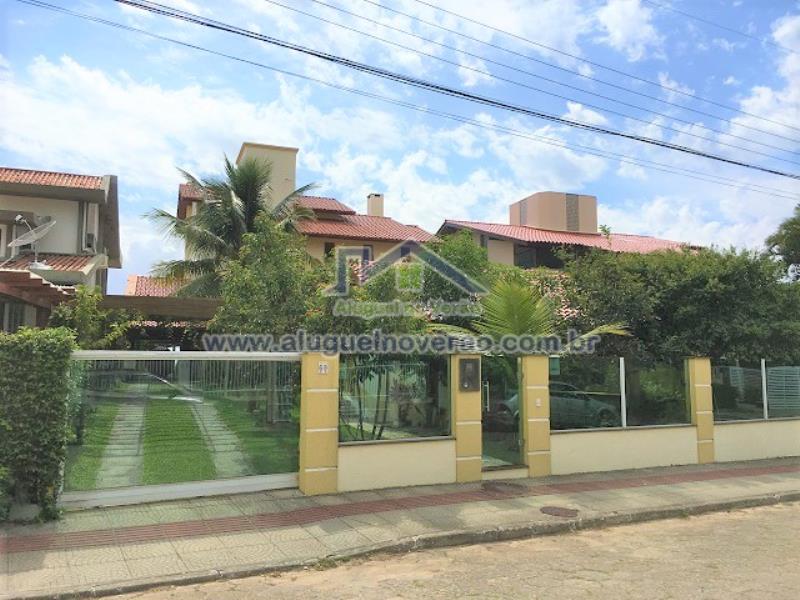 Casa Codigo 1010 para temporada no bairro Praia Brava na cidade de Florianópolis Condominio 