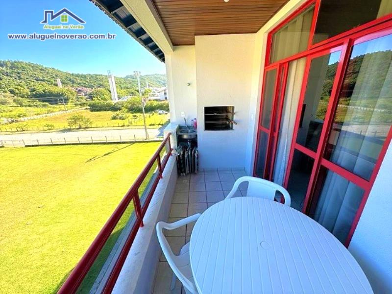 SACADA COM CHURRASQUEIRA