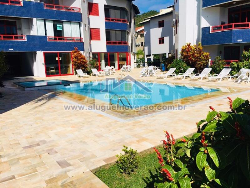 ÁREA DE PISCINA
