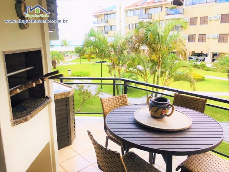 SACADA COM CHURRASQUEIRA