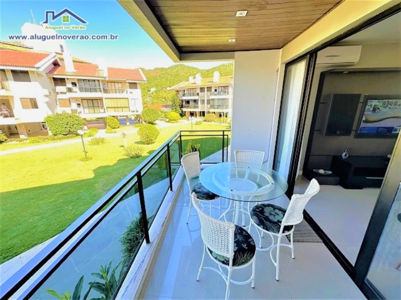 SACADA COM CHURRASQUEIRA