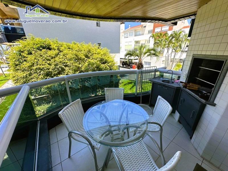 SACADA COM CHURRASQUEIRA