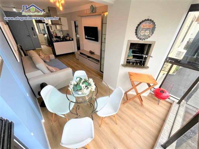 ÁREA DE CHURRASQUEIRA