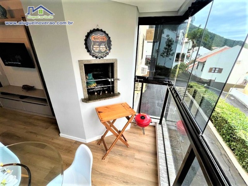 ÁREA DE CHURRASQUEIRA