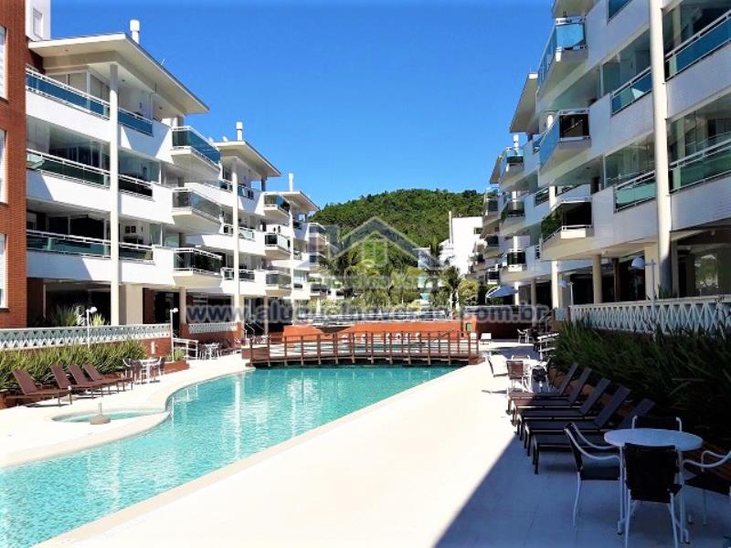 ÁREA DE PISCINA
