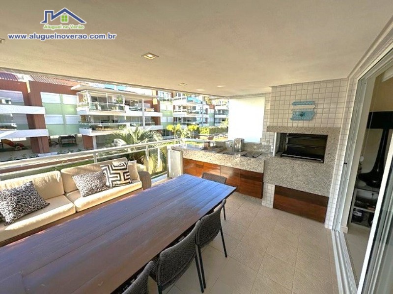 SACADA COM CHURRASQUEIRA