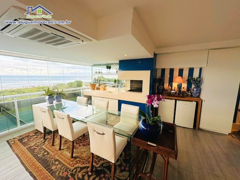 ÁREA DE CHURRASQUEIRA