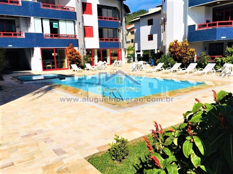 ÁREA DE PISCINA