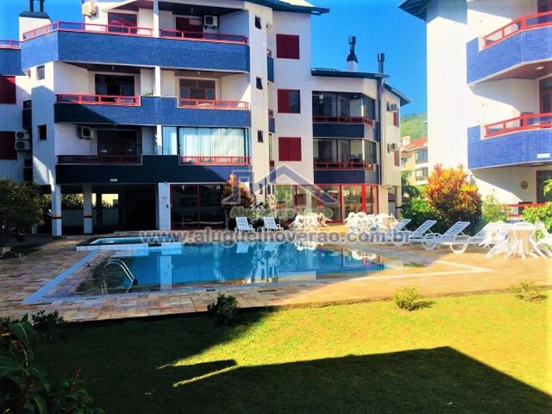 ÁREA DE PISCINA