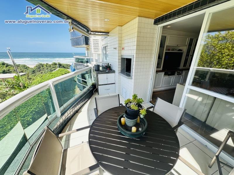 SACADA COM CHURRASQUEIRA