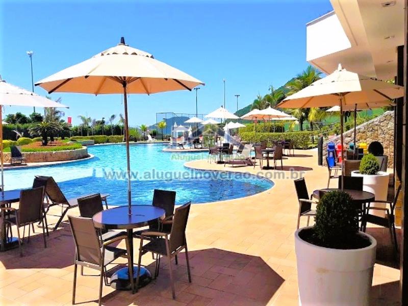 ÁREA DE PISCINA