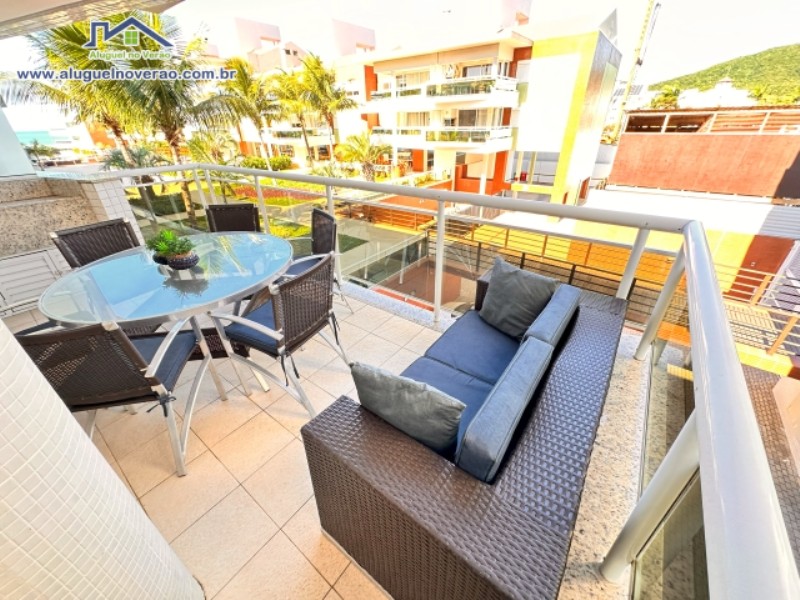 SACADA COM CHURRASQUEIRA