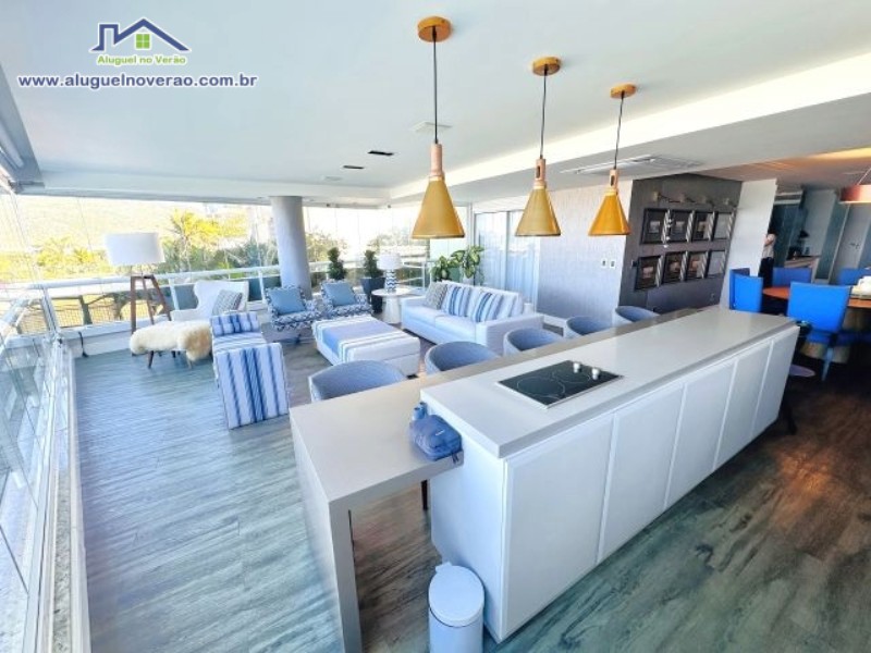 ÁREA DE CHURRASQUEIRA