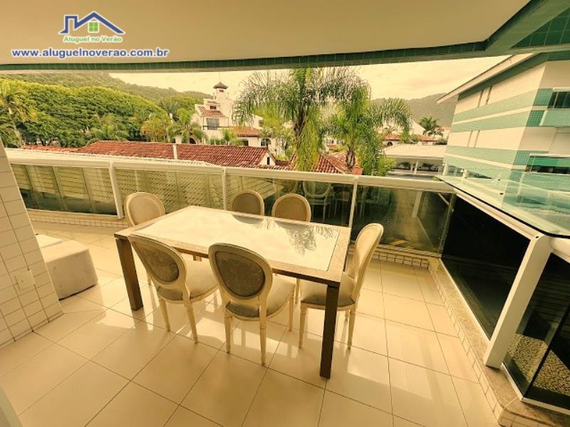 SACADA COM CHURRASQUEIRA