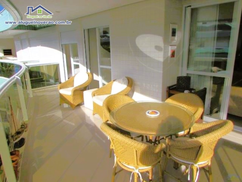 SACADA COM CHURRASQUEIRA