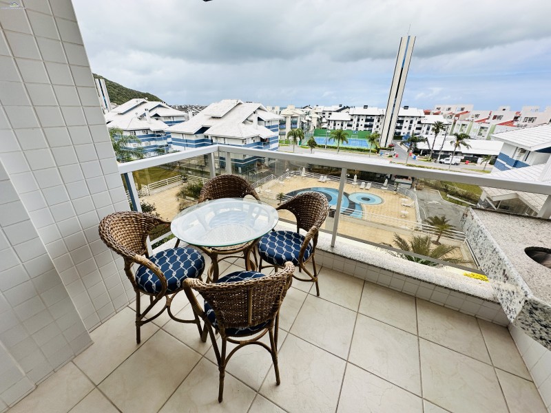 SACADA COM CHURRASQUEIRA