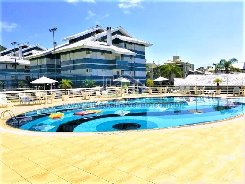 ÁREA DE PISCINA