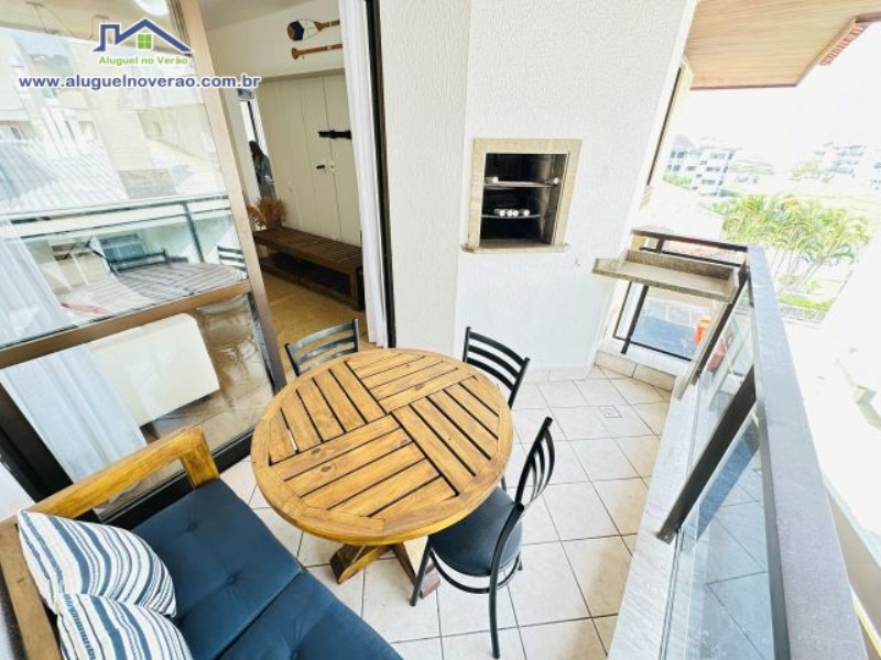 SACADA COM CHURRASQUEIRA