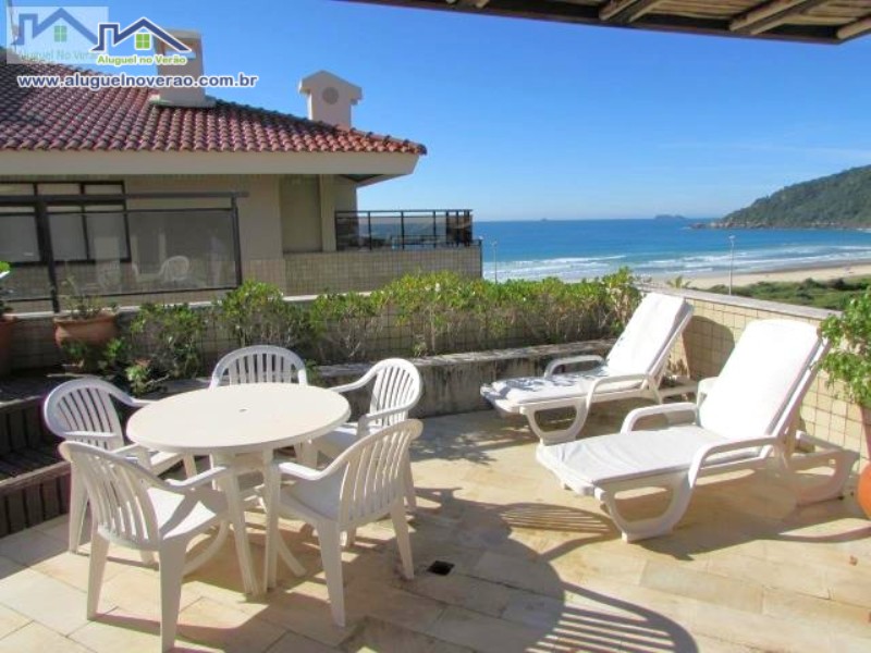 SACADA ÁREA DE CHURRASQUEIRA