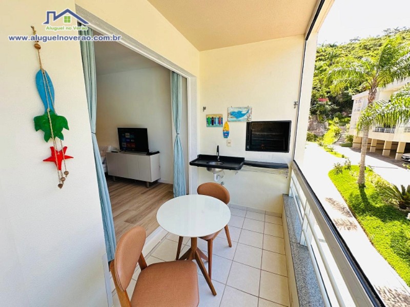 SACADA COM CHURRASQUEIRA