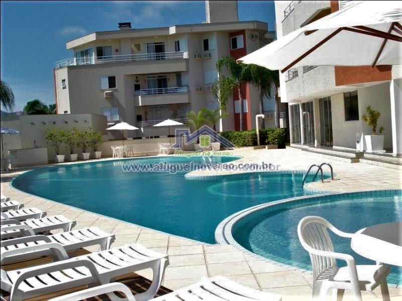 ÁREA DE PISCINA