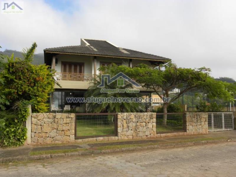 Casa Codigo 1001 para temporada no bairro Praia Brava na cidade de Florianópolis Condominio 