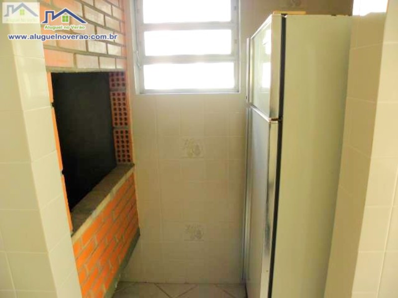 ÁREA DE CHURRASQUEIRA