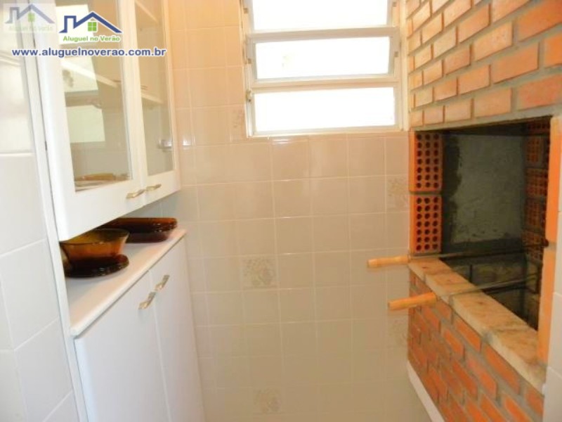 ÁREA DE CHURRASQUEIRA