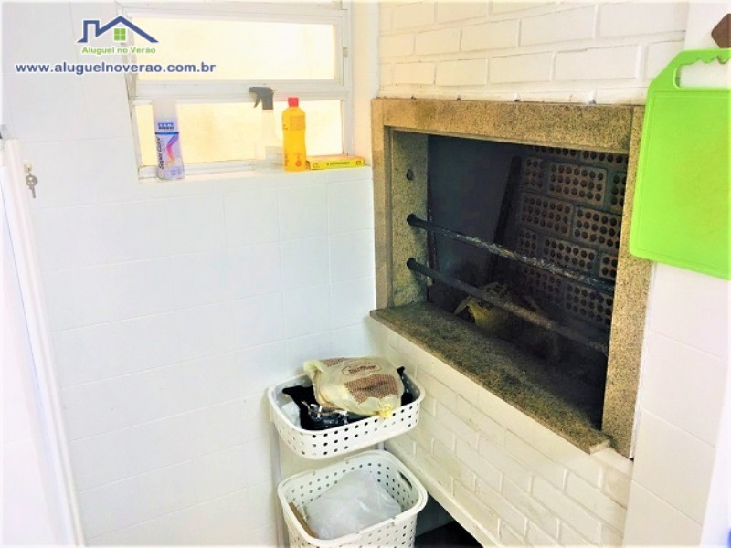 ÁREA DE CHURRASQUEIRA