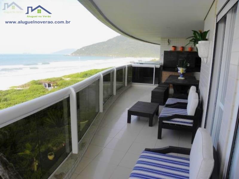 SACADA COM CHURRASQUEIRA