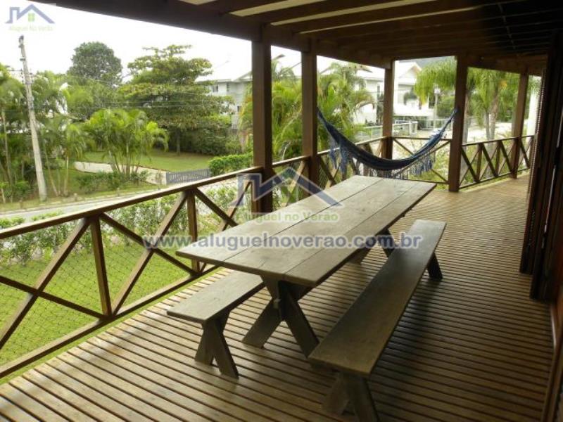 SACADA COM CHURRASQUEIRA