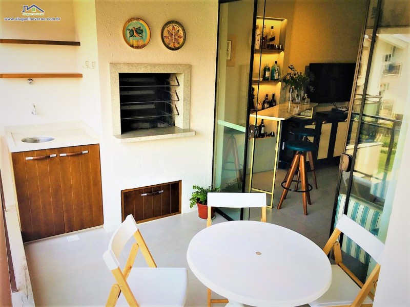 SACADA COM CHURRASQUEIRA