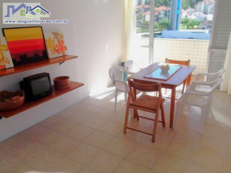 ÁREA DE CHURRASQUIERA