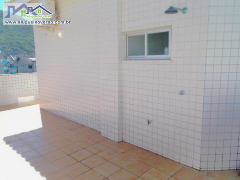 ÁREA DE CHURRASQUIERA