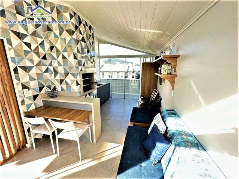 ÁREA DE CHURRASQUEIRA