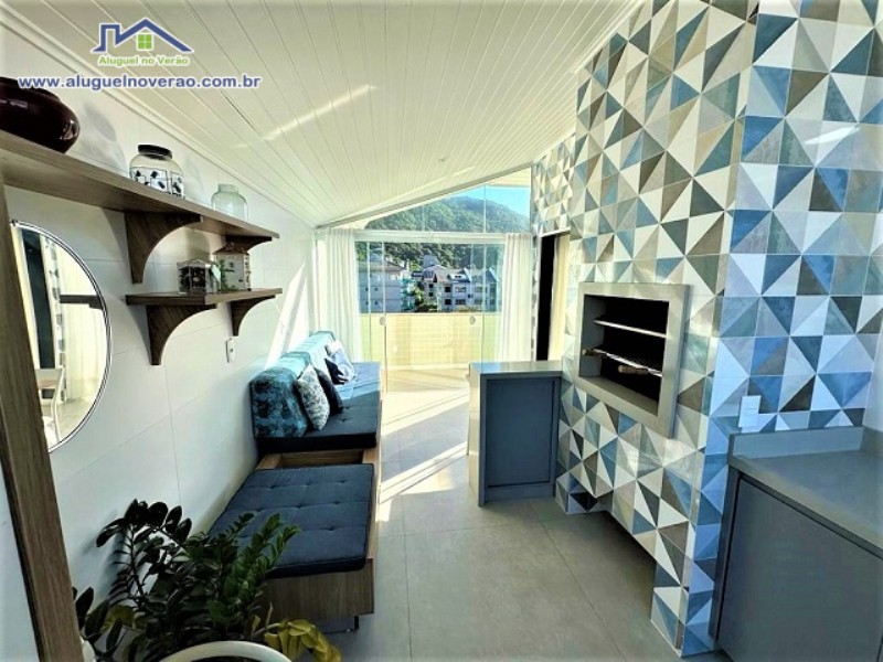 ÁREA DE CHURRASQUEIRA