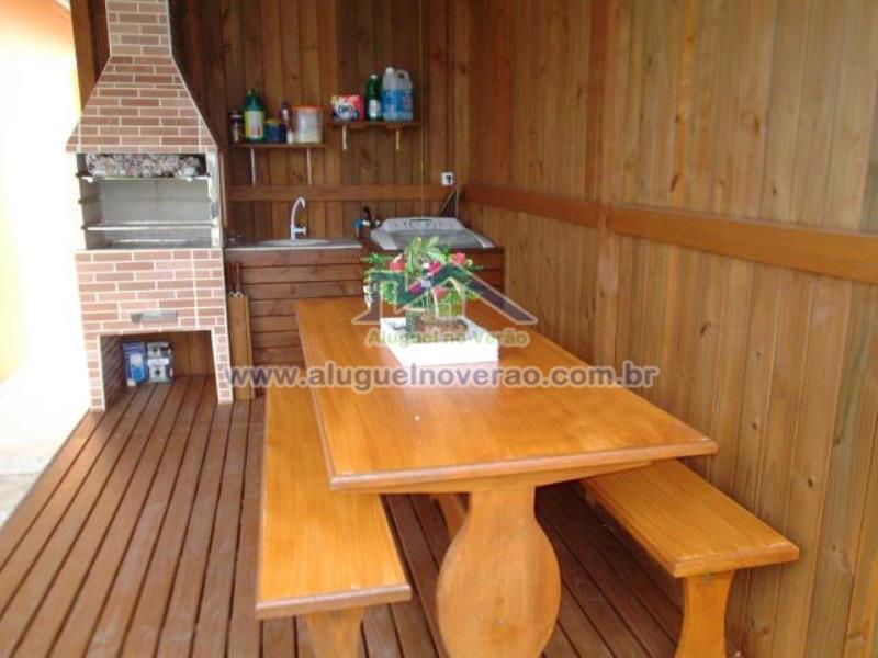 ÁREA DE CHURRASQUEIRA