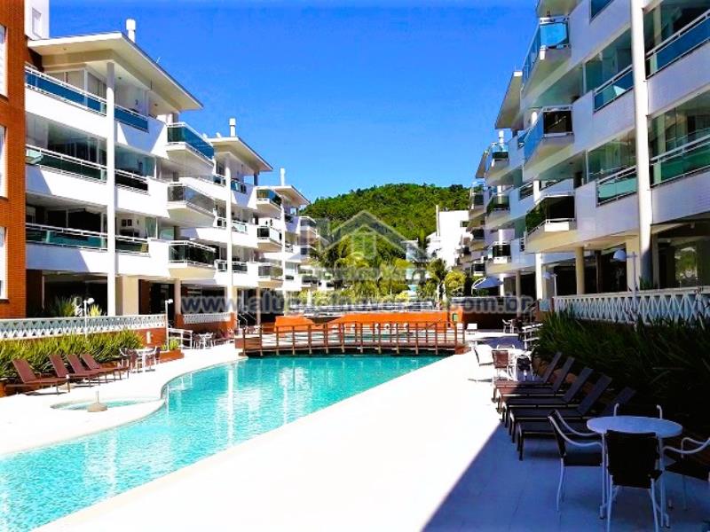 ÁREA DE PISCINA