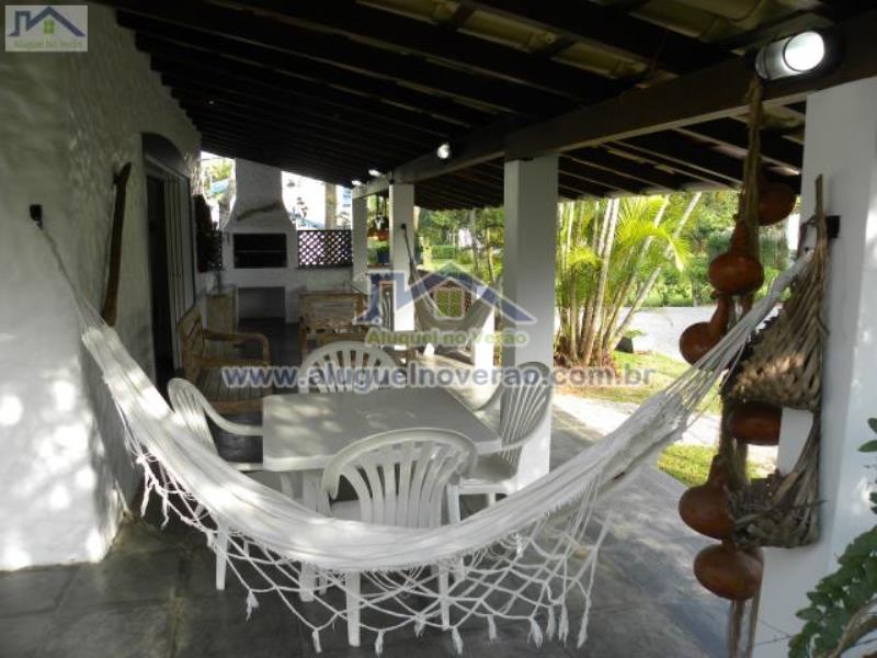 ÁREA DE CHURRASQUEIRA