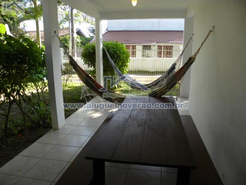 ÁREA DE CHURRASQUEIRA