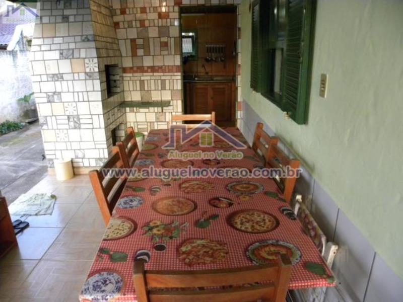 ÁREA DE CHURRASQUEIRA