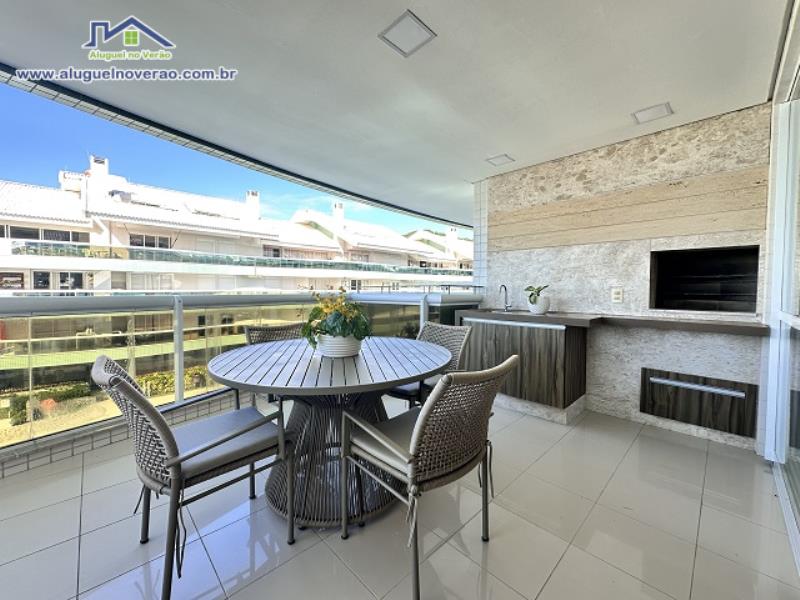 SACADA COM CHURRASQUEIRA