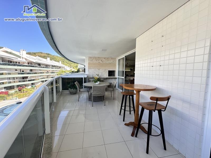 SACADA COM CHURRASQUEIRA