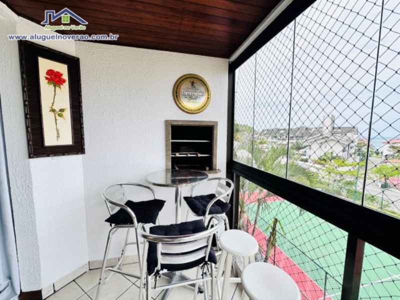 SACADA COM CHURRASQUEIRA