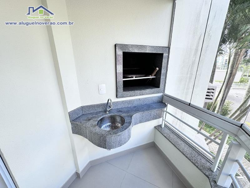 SACADA COM CHURRASQUEIRA