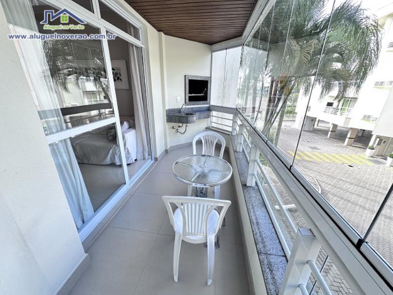 SACADA COM CHURRASQUEIRA