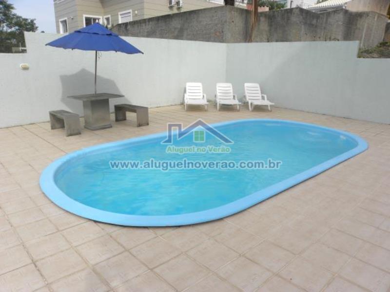 ÁREA DE PISCINA