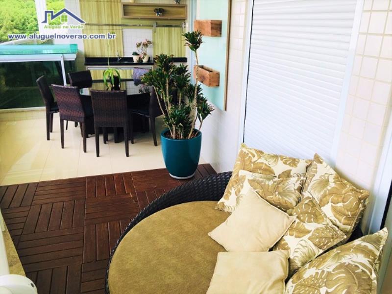 SACADA COM CHURRASQUEIRA