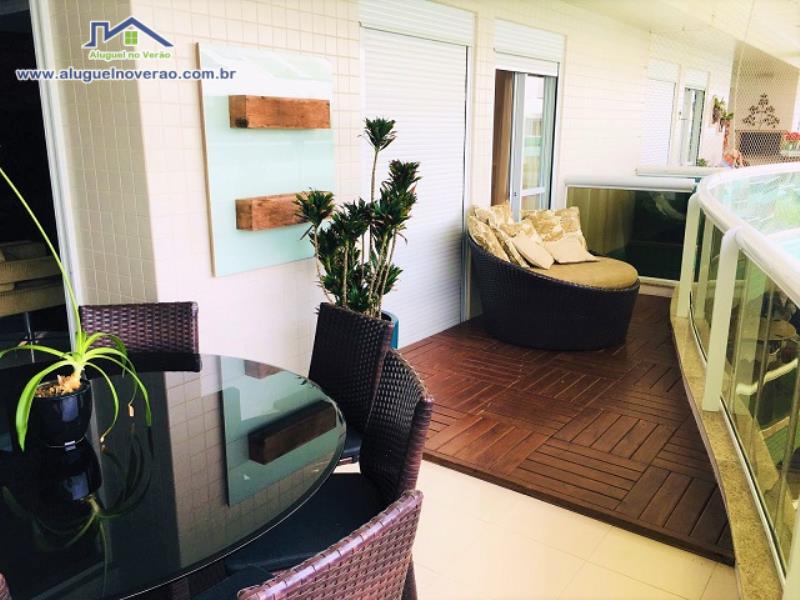 SACADA COM CHURRASQUEIRA